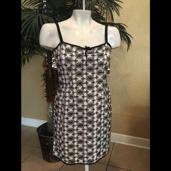 Dresses & Skirts - Nanette Lepore floral embroidered mini dress